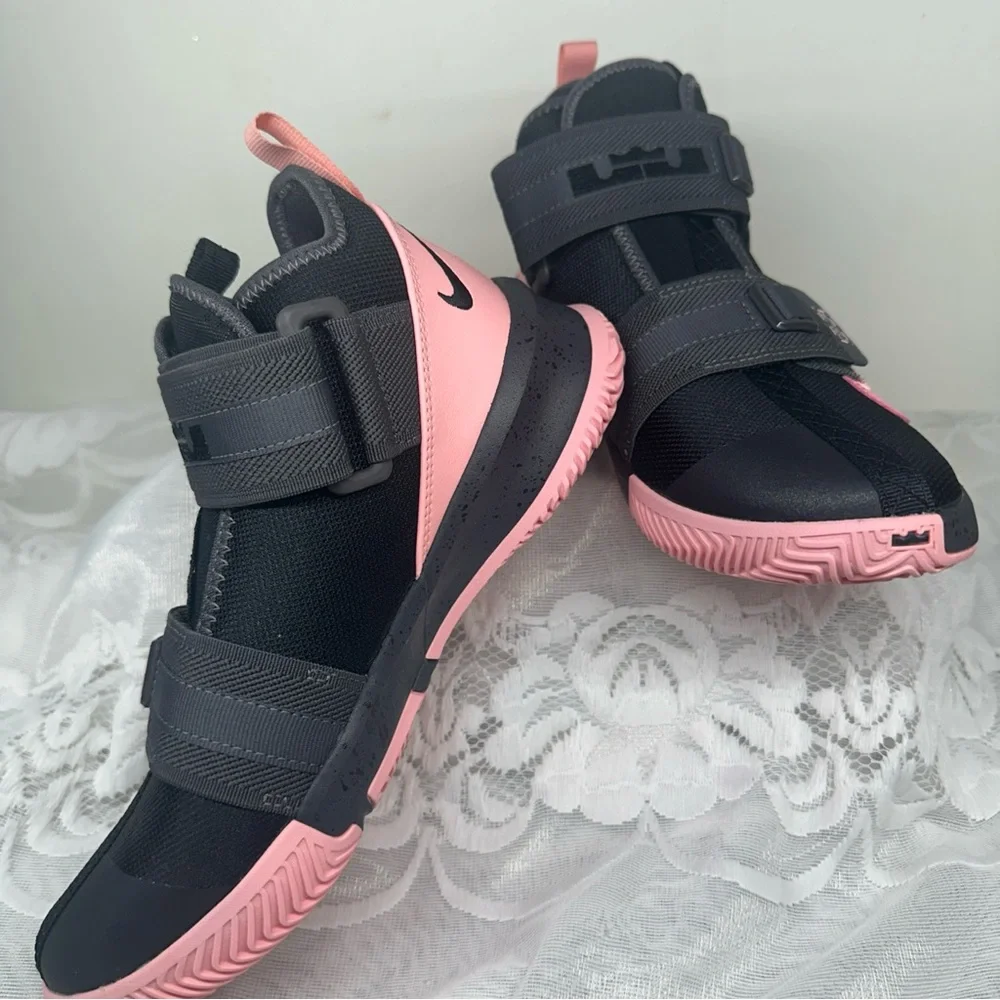 Nike Kids Lebron James Soldier Xlll Basketball Shoes Black AR7585 005 Size 5.5 Y